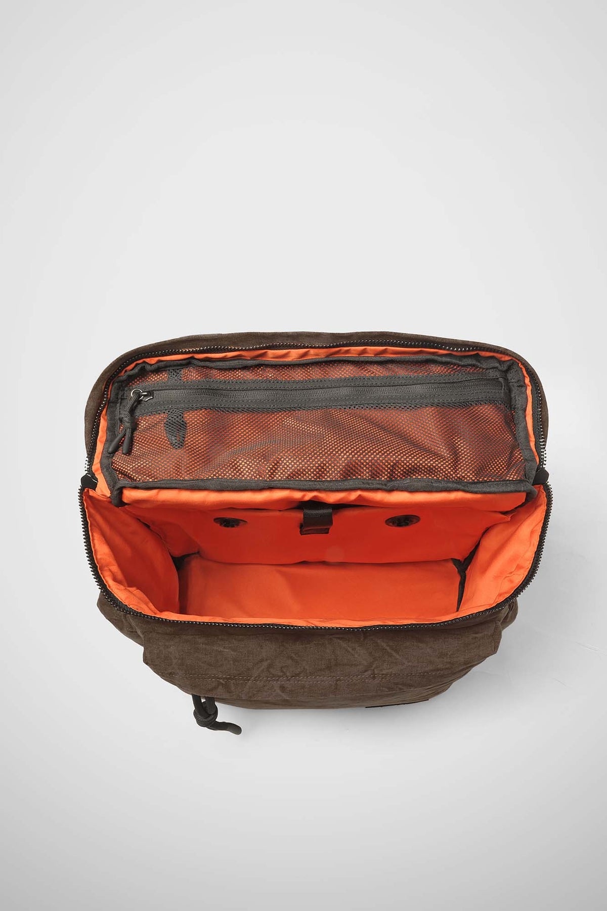 East+West Waxed Canvas M Brown