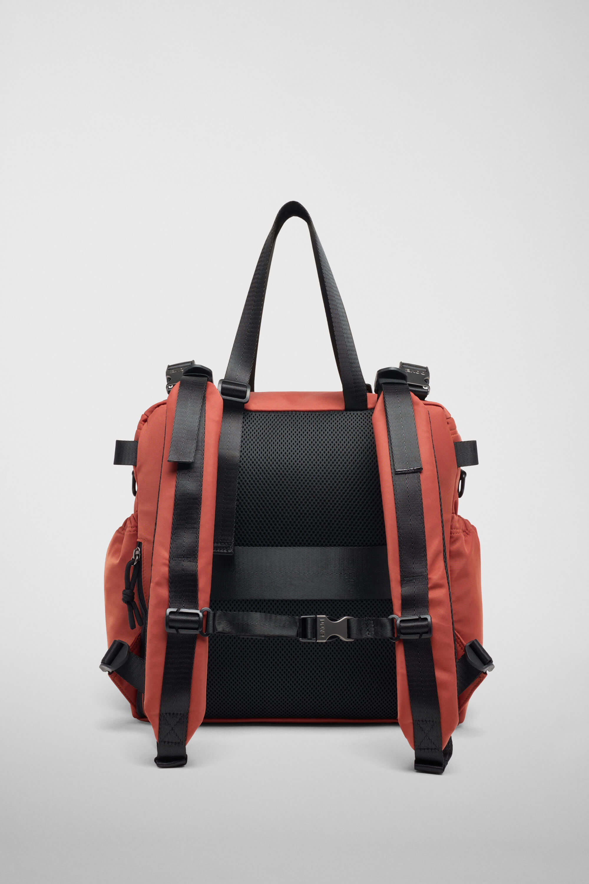 East+West Nylon M Ruggine