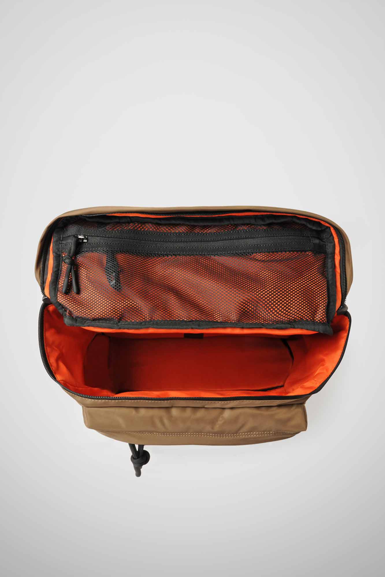 East+West NYLON M Caffè