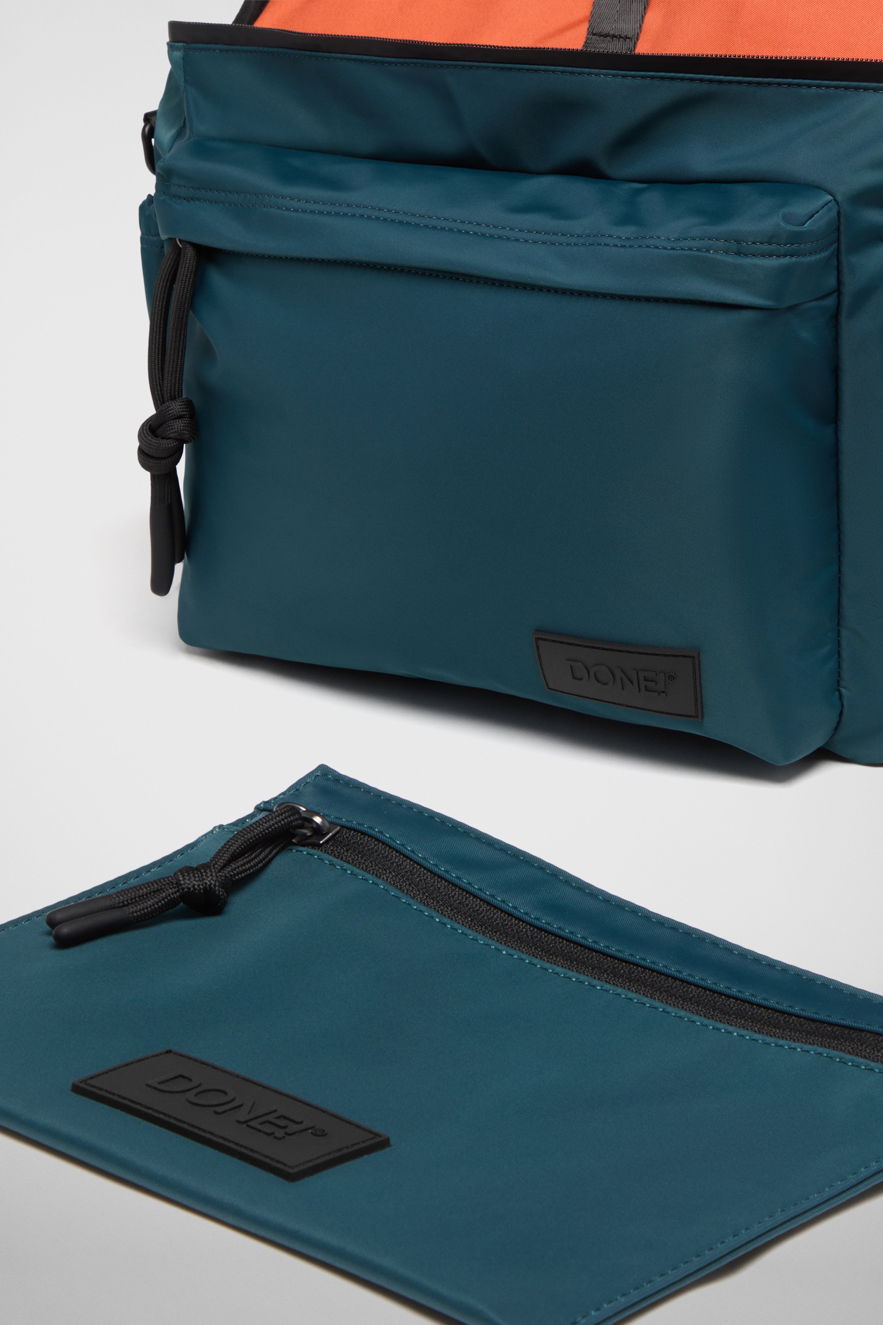 East+West Nylon M Petrolio