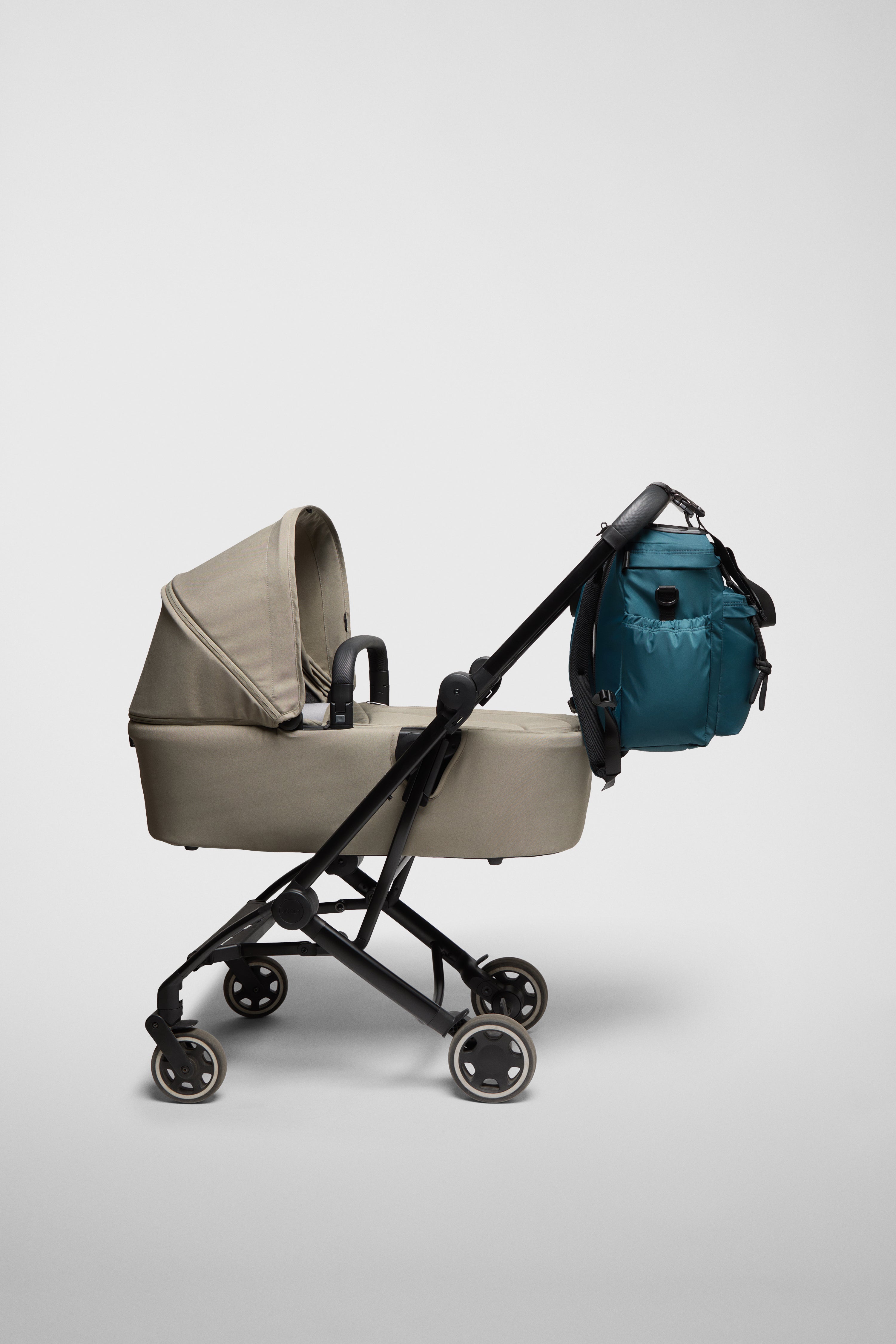 East+West Nylon M Petrolio