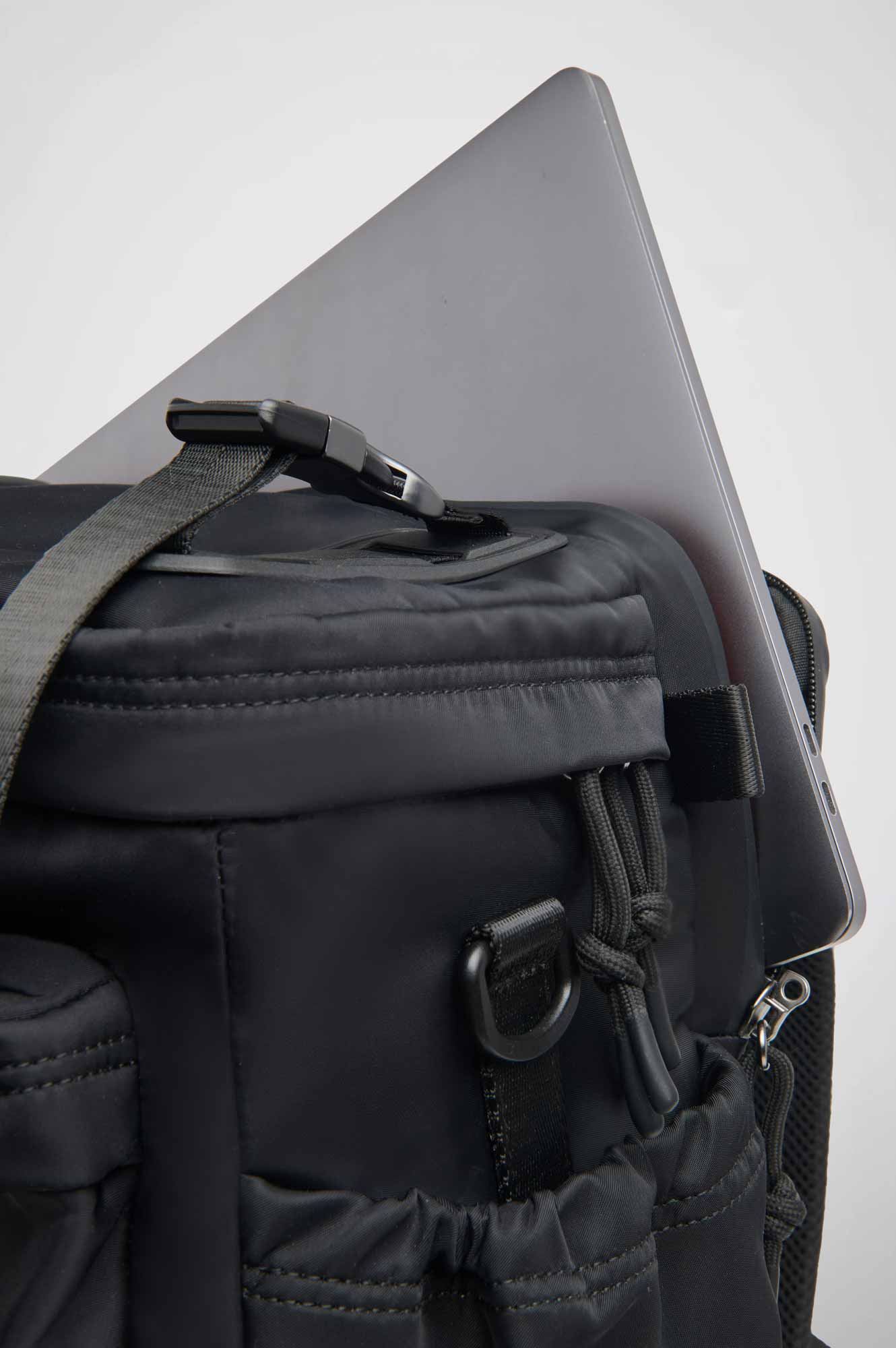 East+West Business Nylon M Nero