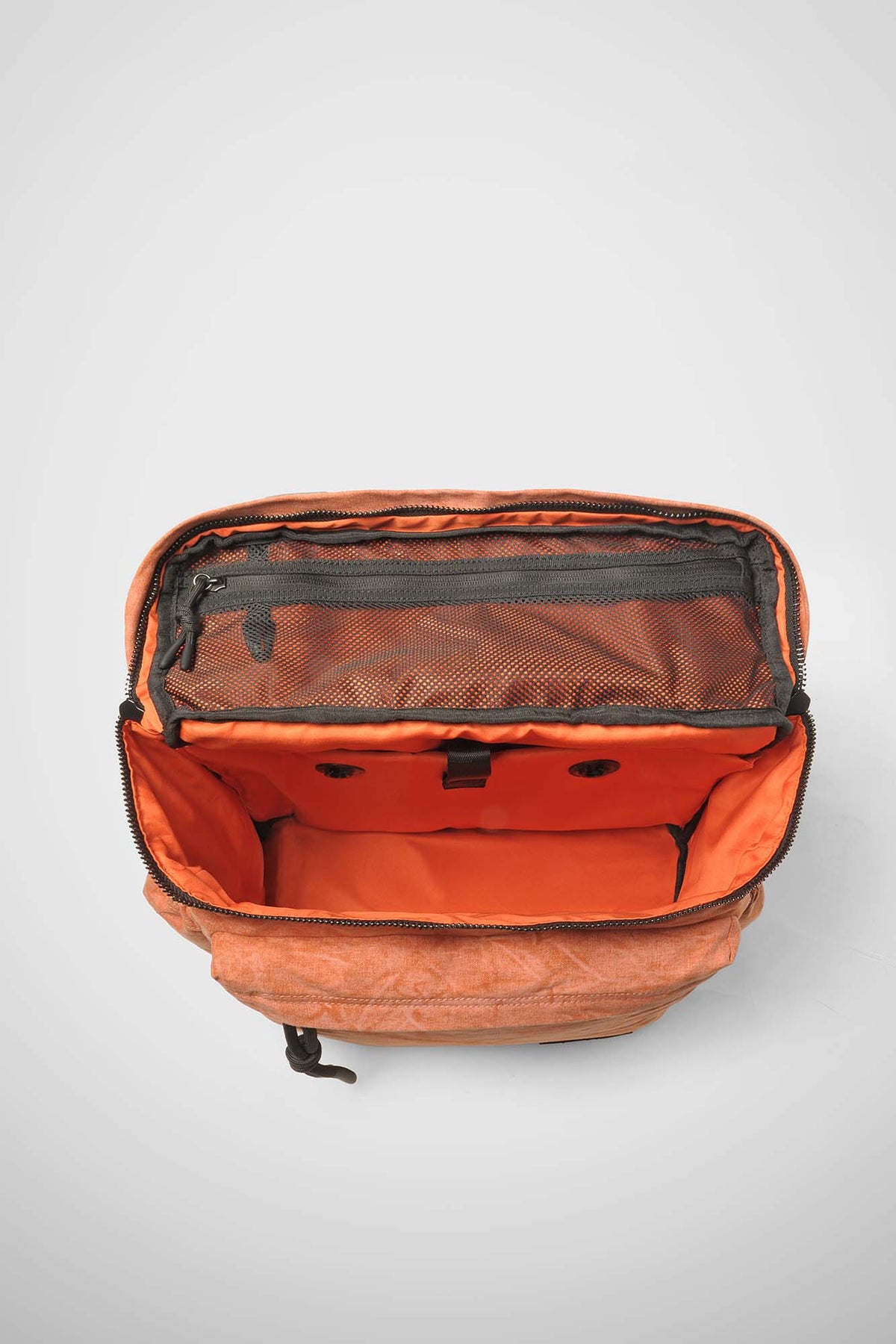 East+West Waxed Canvas M Russet