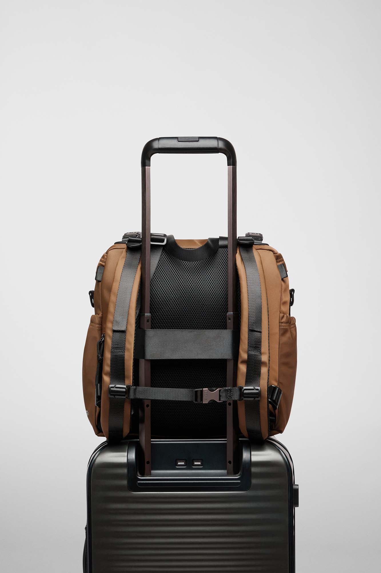 East+West Nylon M Coffee